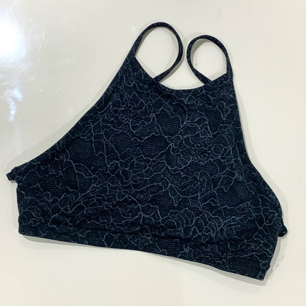 Halter lululemon sports bra